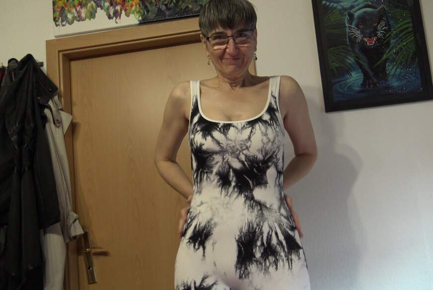 GermanHotMilf: He comes Hot