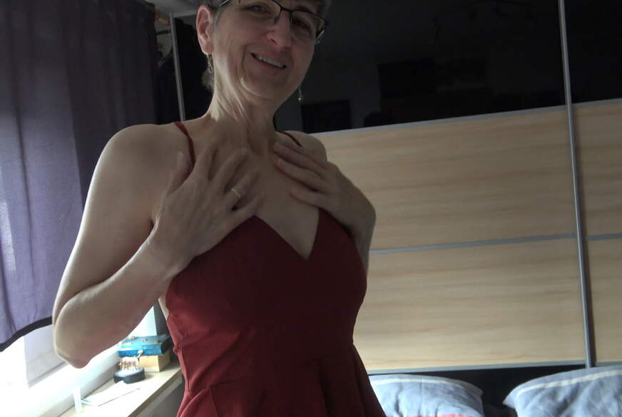 GermanHotMilf: Ang*******t vom Kameramann