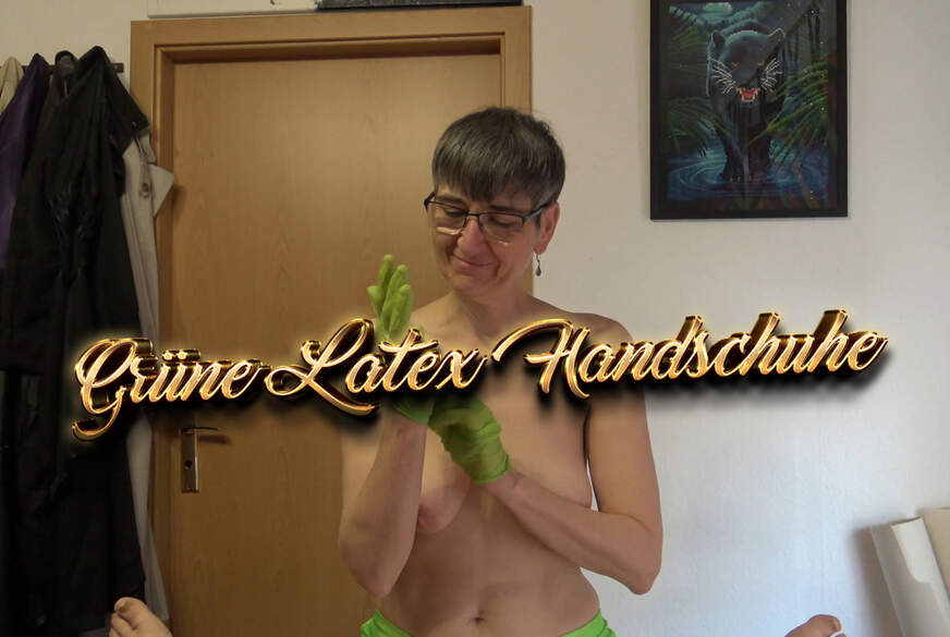 Grüne Latex Handschuhe von GermanHotMilf
