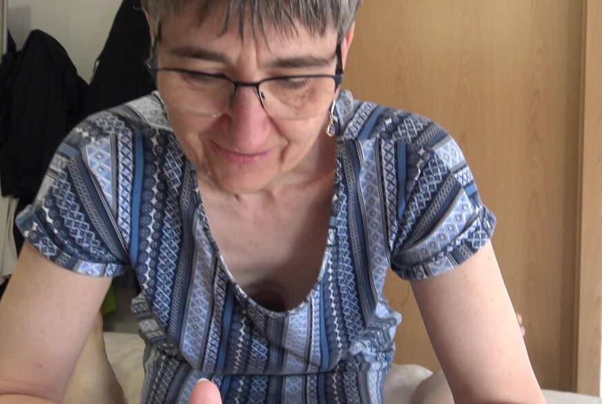 GermanHotMilf: Horny Play