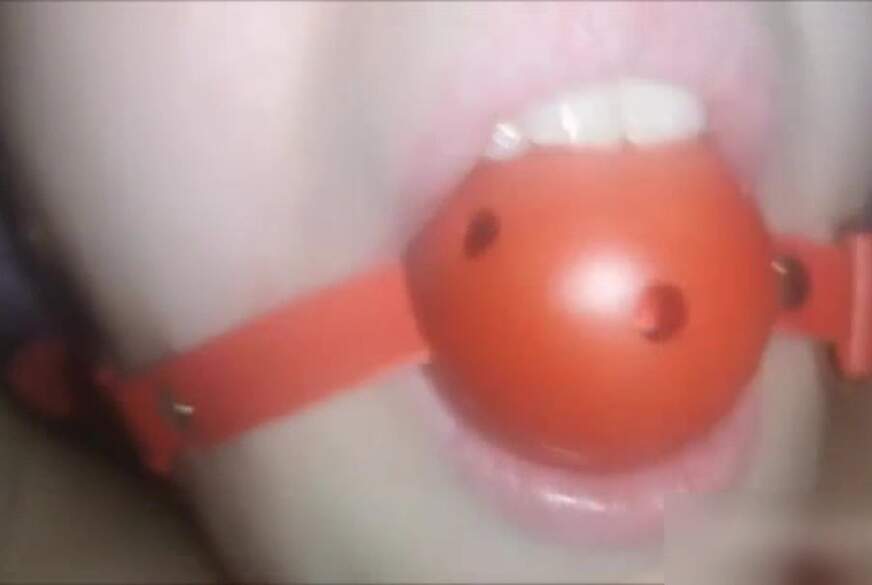 sexydani84: g*******t und geknepelt