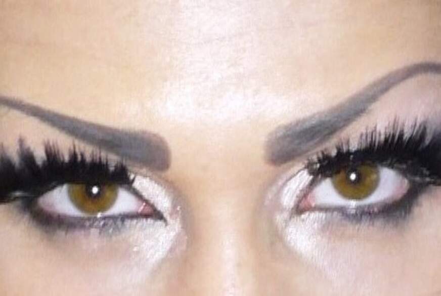 Mira-Grey: Bitte f**k meinen A***h !