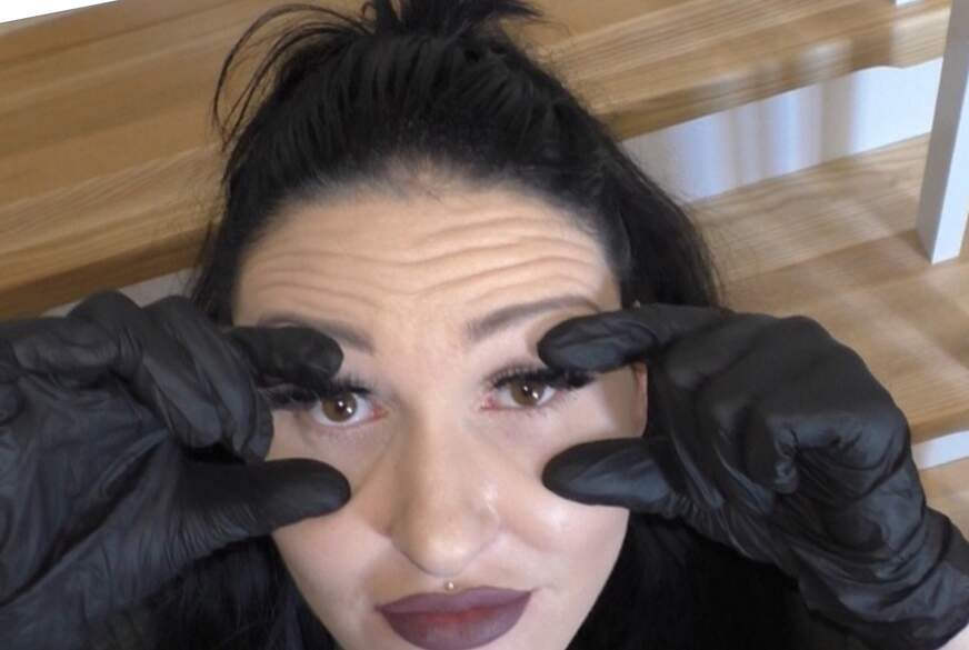 Mira-Grey: S****a voll in die Augen!