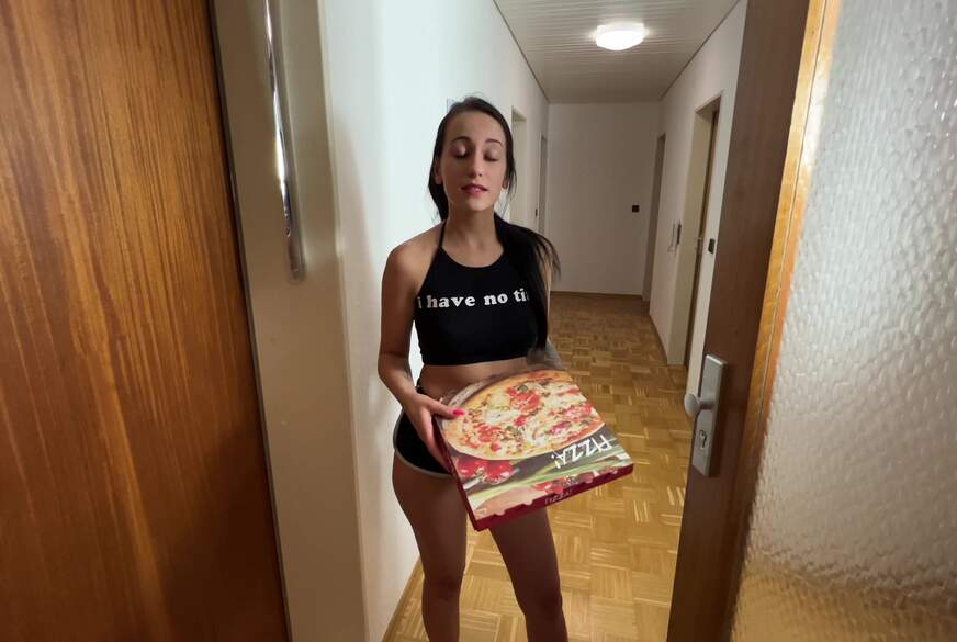 Lola-Candy: Pizzabote g*****t!...vergiss die S**e und ich m**k dich!