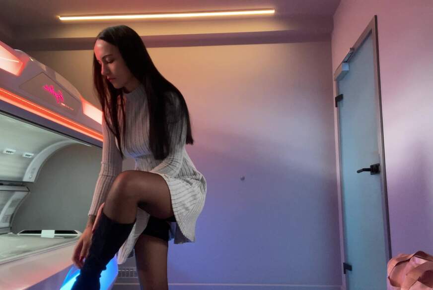 Lola-Candy: Im Solarium!! War das zu dreist?
