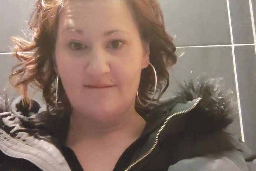 KingAndQueen9088: Öffentliche Toilette P**s