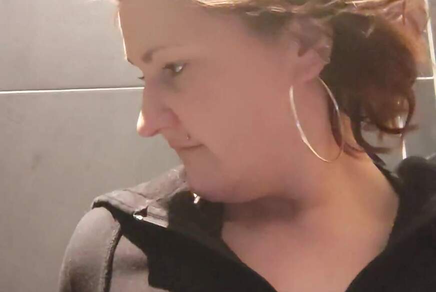 KingAndQueen9088: Öffentliche Toilette P**s