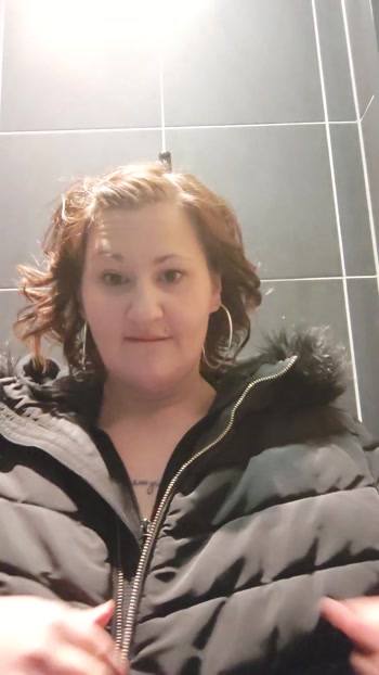 Öffentliche Toilette P**s