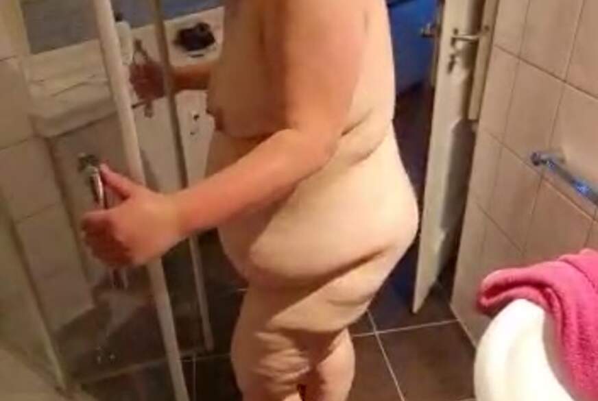 KingAndQueen9088: Geduscht