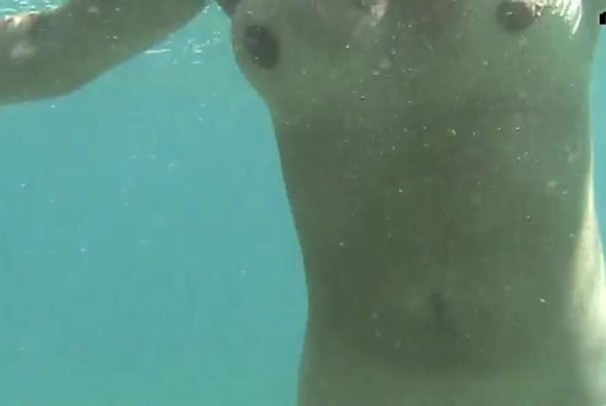 ADRIA URLAUB Unterwasser M****i und Titten von Cora-Xtrem pic2