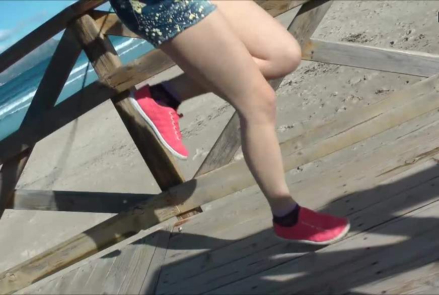 STUDIE: Das Verhalten von Titten beim Joggen von Pretty-g***y pic4