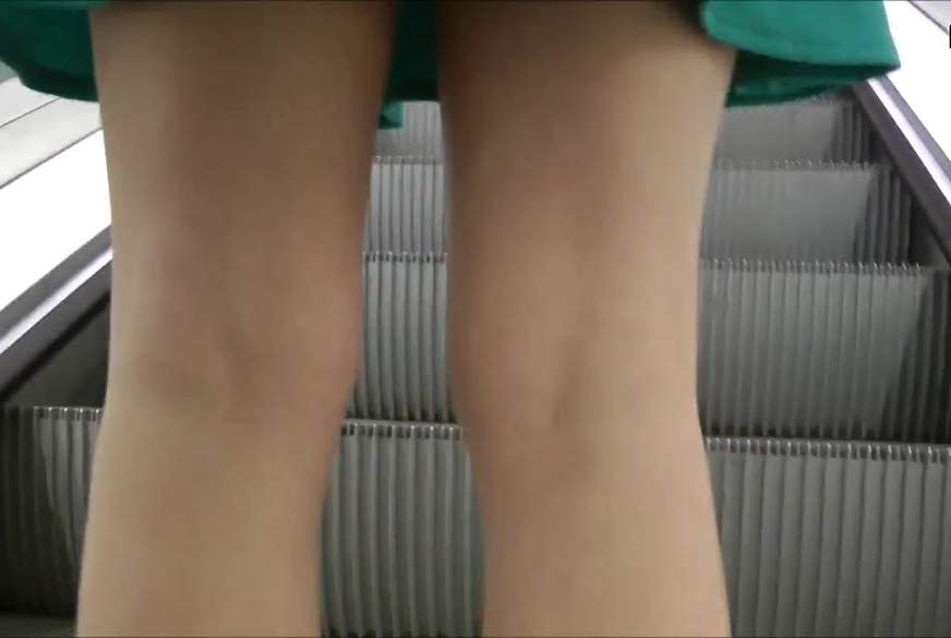 Upskirt im Kaufhaus von Pretty-g***y pic3