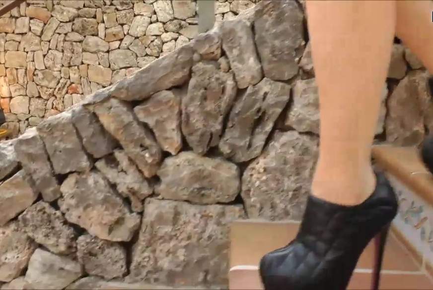 Wie kommen die High-Heels in mein L**h? von Pretty-g***y pic2