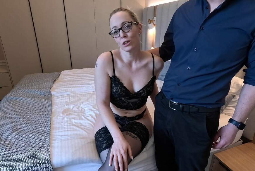 Unverschämtes BüroAbenteuer! USER Jürgen verwandelt Mittagspause zum wilden F**k-Marathon! von Lea-kirsch