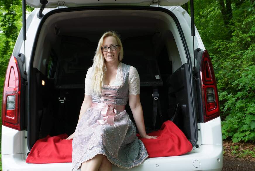 Lea-kirsch: Ultra gamsiga OUTDOOR S****t vor am Vodadogs Festl! Die Geilheit musste vorher RAUS!