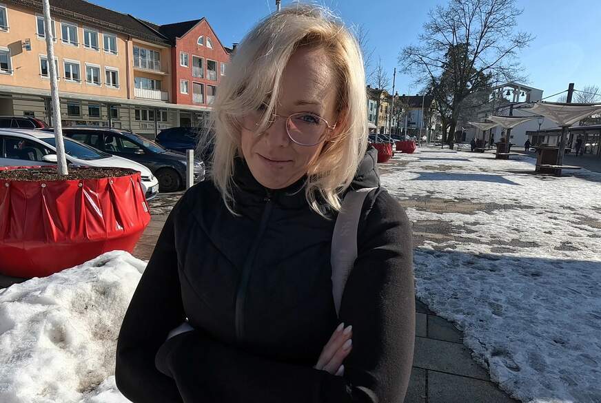Lea-kirsch: F*******k im Auto! H*****b? B**wjob? F****n! Abholservice wird zum AO F**k mit F****l!