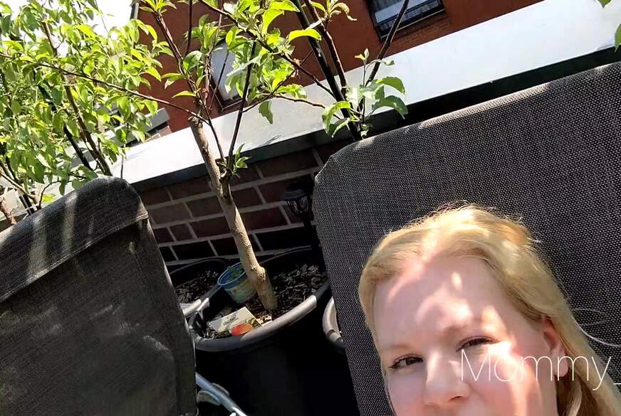 Haben die Nachbarn mich gesehen?! Ich f****r mich auf meiner Dachterrasse von MommyJ pic2