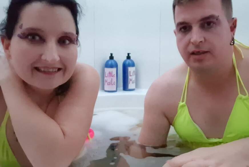 OlfeeKo: Badetime mit meiner Mitbewohnerin