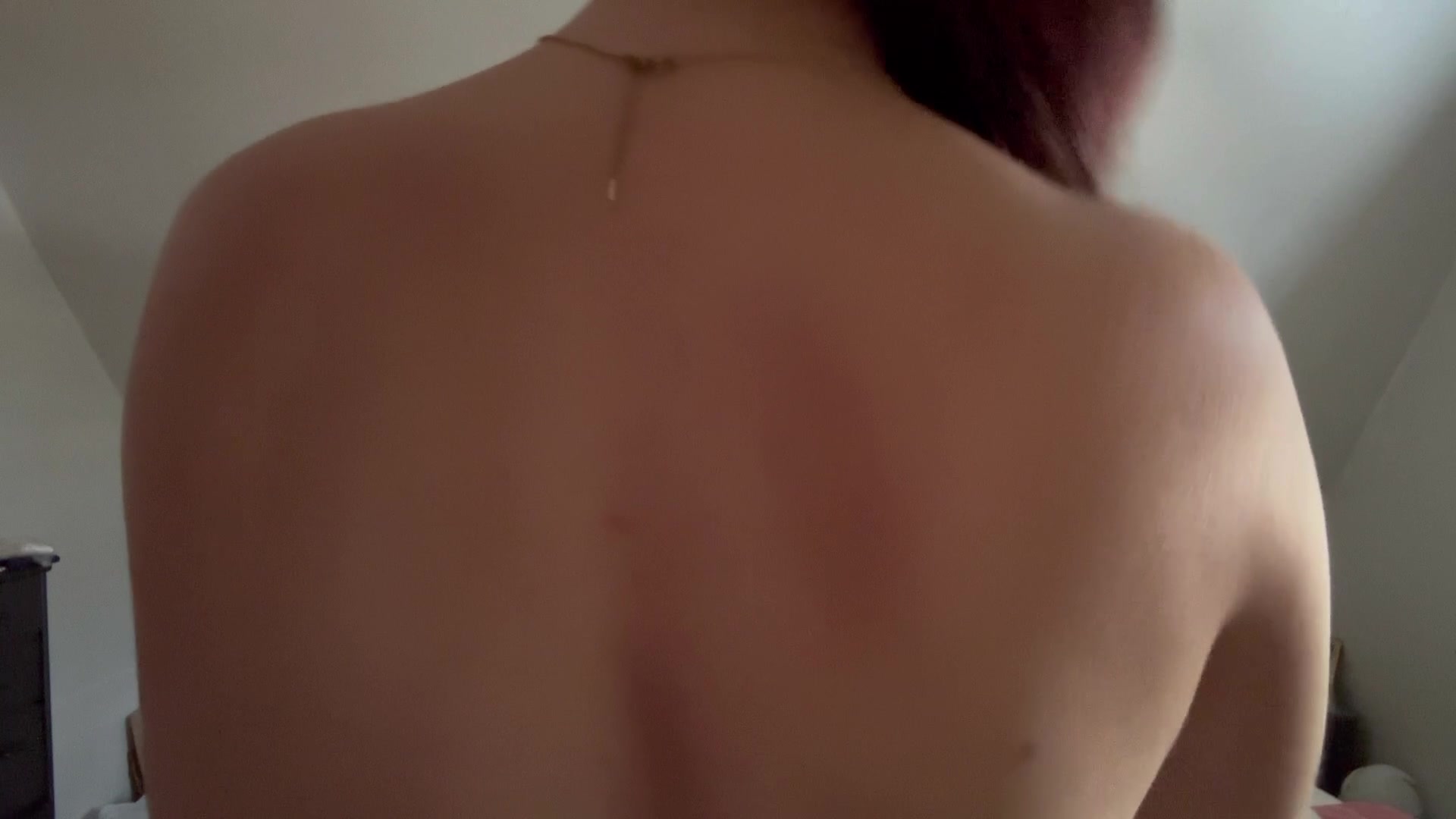 Für ein Date.... ...mache ich mich gerne etwas aufwändiger fertig. Hab auch immer eine kleine Überraschung parat, in dem Fall unter meiner schönen engen #Jans! Was sich da verbirgt, kann man auch wunderbar einfach zur Seite schieben ;) Jetzt wo das Matschwetter ein Ende hat, kann man auch wieder knappere Oberteile und seine Lieblings Highheels auspacken und anziehen! Würdest Du mich so wieder auspacken wollen oder hast Du bestimmte Wünsche, wie eine Frau bei einem Date für Dich aussehen sollte?

(ohne Ton)