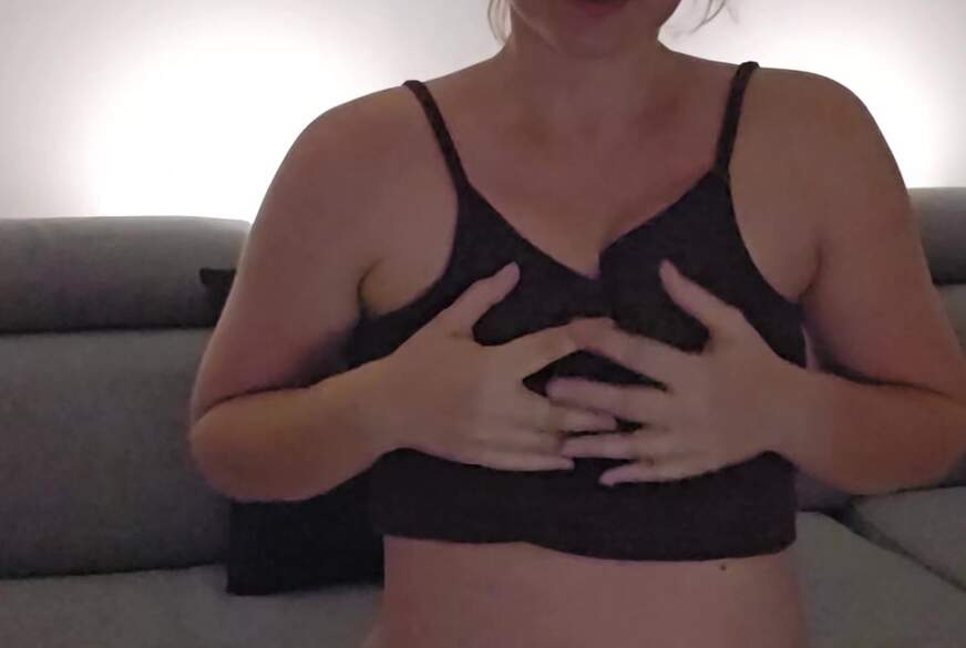 LaraLou: Titten kneten