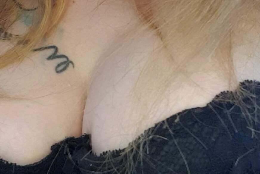 Claire-Runa: Willst Du mir beim eincremen behilflich sein?