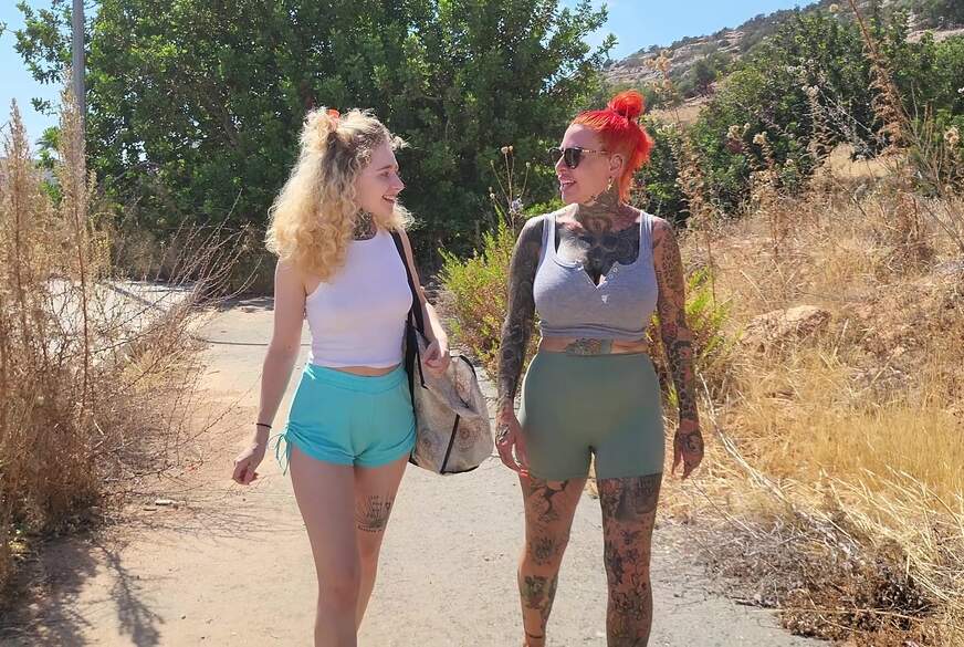 MaryJane-Auryn: Zwei geile P********n machen sich gegenseitig n**s!