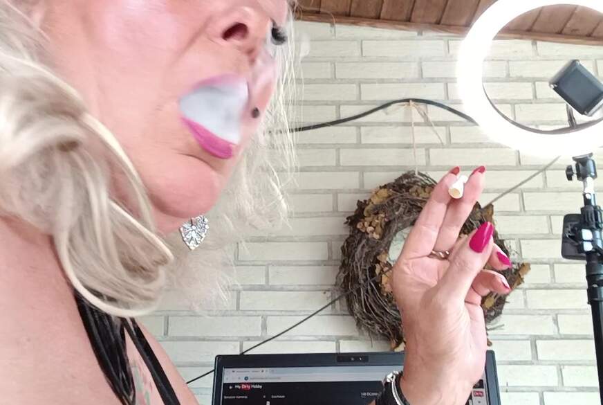HotSilli152: Deep T****t S******e