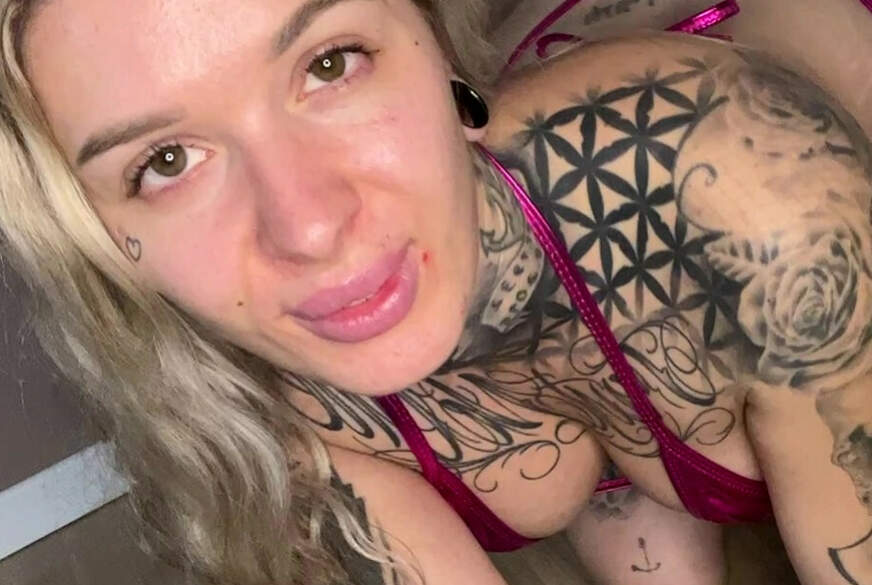 HotFeli: B**wjob im Mikrobikini