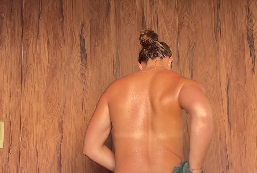 Abtrocknen, Eincremen und Tanzen von juicybooty69
