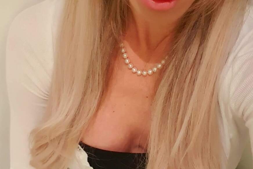 TiffanyWet: Absolut verrückt! Geiler Orgasmus im Kaufhaus!!!