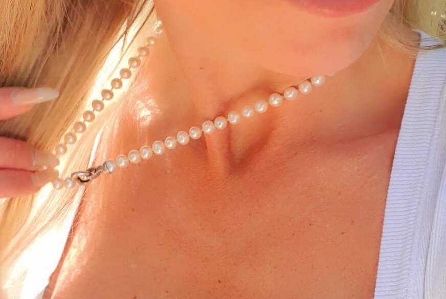 TiffanyWet: Spaziergang im Wald endet mit d*****gen Orgasmus!!!