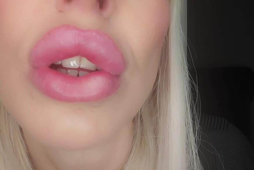 TiffanyWet: Ready to B**w! Meine B*********n!!!