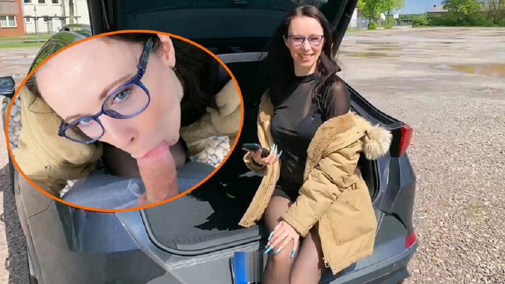 Fremder überrascht mich beim fotografieren und wird geblasen Ich dachte ich stelle mich extra in ein abgelegenes Gewerbegebiet um ein paar Fotos von mir und meinem Auto zu machen, und trotzdme wurde ich von einem Fremden aus meinem Ort überrascht, den ich nur flüchtig vom sehen kannte.
Da ich den ganzen Tag schon so schmutzige Gedanken hatte, überkam es mich und ich habe spontan seinen Schwanz ausgepackt und ihn geblasen! Das war eine seltsames aber geiles Gefühl seinen Schwanz in den Mund zu nehmen und ihn in mir kommen zu lassen. Findest du es genauso geil, wie ich?