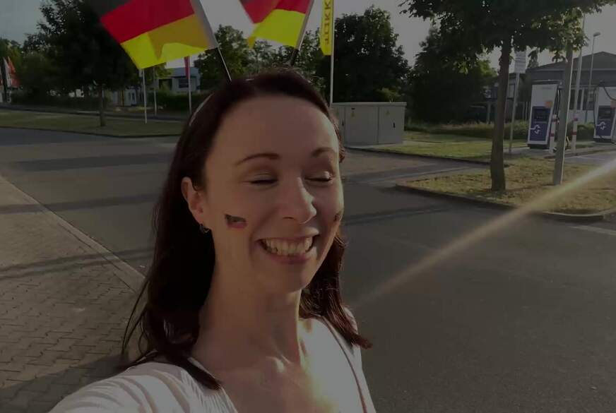 Ronya-Rabe: Bin eine Fans******e!! B**wjob mit Fan nach dem Spiel!!