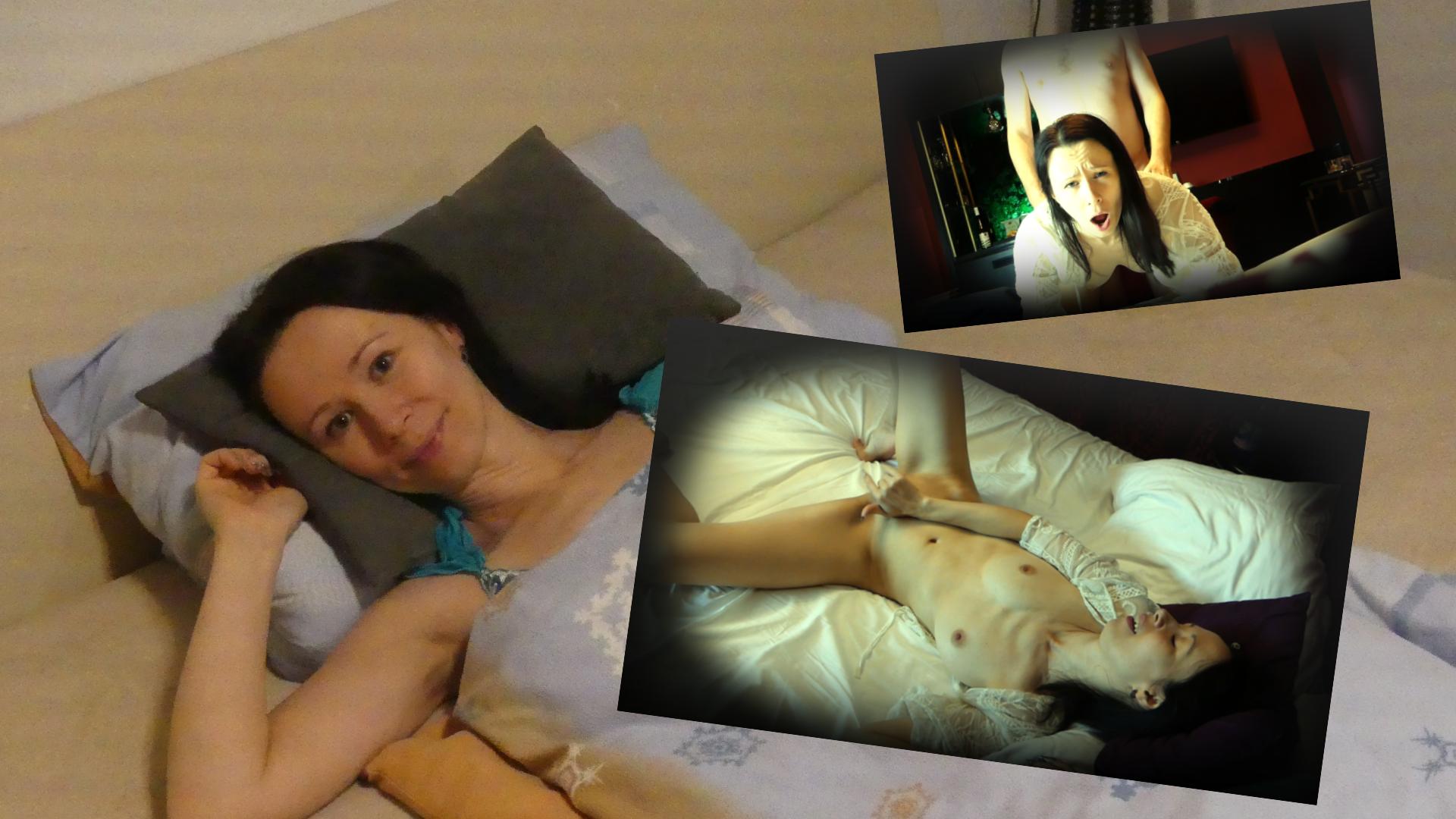 Pussy eingesaut! Sextraum lässt mich im Schlaf masturbieren! Kennt ihr dieses Gefühl, wenn ihr einen erotischen Traum habt, der sich richtig real anfühlt? So real, dass ihr denkt ihr seid mittendrin und habt gerade richtig geilen Sex? 
So einen Traum hatte ich vor einigen Wochen ich weiß es nicht genau, aber ich bin mir sicher, dass ich im Bett, während des Traumes meine Pussy befriedigt habe und mich das im Traum nur noch mehr angeturnt hat! 
Das Erlebnis und der Orgasmus ist mir so im Gedächtnis geblieben, dass ich diese heiße Nacht für immer in Erinnerung behalten und mit euch teilen wollte! Schreibt mir gerne, ob ihr euch in mein geiles Erlebnis hineinversetzen konnten und, ob ihr auch schon mal im Traum zum Höhepunkt gekommen seid!