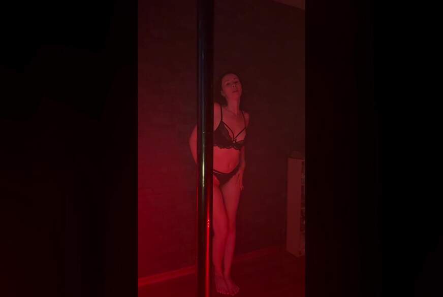 Ronya-Rabe: Zu viel für ihn! S*****z s****z mich nach Lapdance voll!
