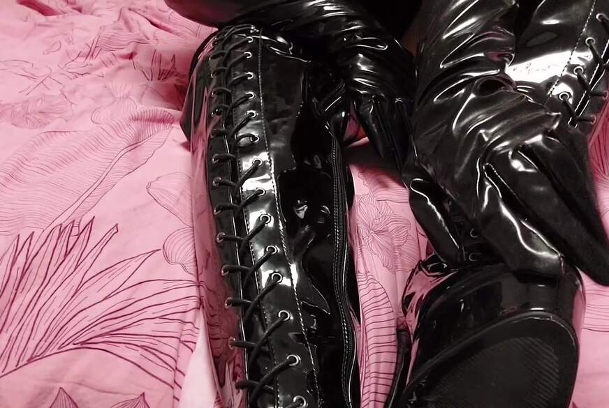 Meine Lackstiefel bringen dich zum s******n von LadyDomisa pic2