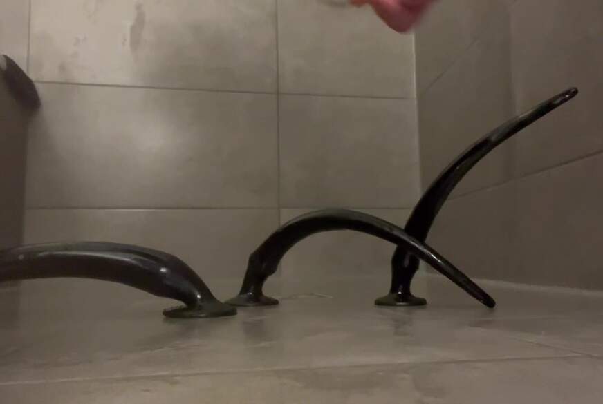 Lola84foryou: 3 lange Plugs müssen tief rein ins L**h
