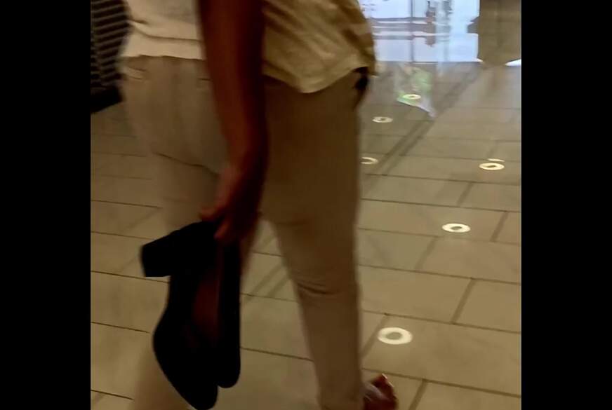 NATURAL-WOMAN: Einfach mal Barfuss im Einkaufscenter