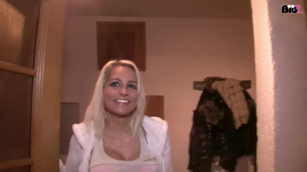 Freiarschfick für Patenkind zum Achtzehnten !! Auf diesen Tag hatte ich mich schon ganz besonders gefreut ^^ Mein Patenkind ist 18 geworden und wurde reich beschenkt , und auch von mir gab es eine Überraschung : Einen Frei-ARSCHFICK zum Achtzehnten ; Glaube mal damit hatte der überhaupt nicht gerechnet und vor allem auch wie das ganze dann abgelaufen ist ggg Er fand danach auch ein geileres Geschenk hat er von keinem anderen bekommen - Kann ich mir vorstellen :D