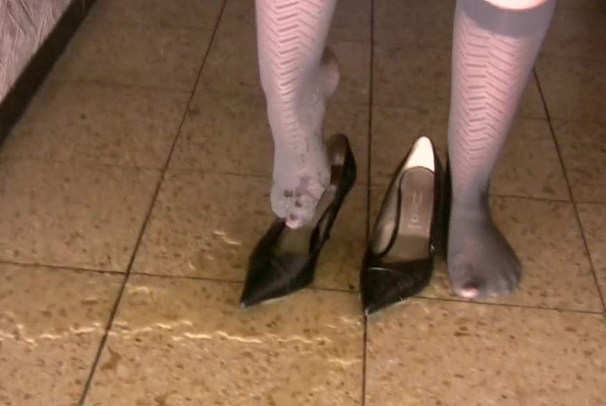 Pipi Walk von MaraBoobs pic2