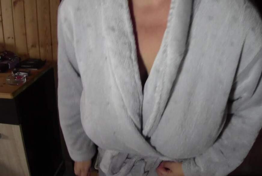 MaraBoobs: Smokey W**********e