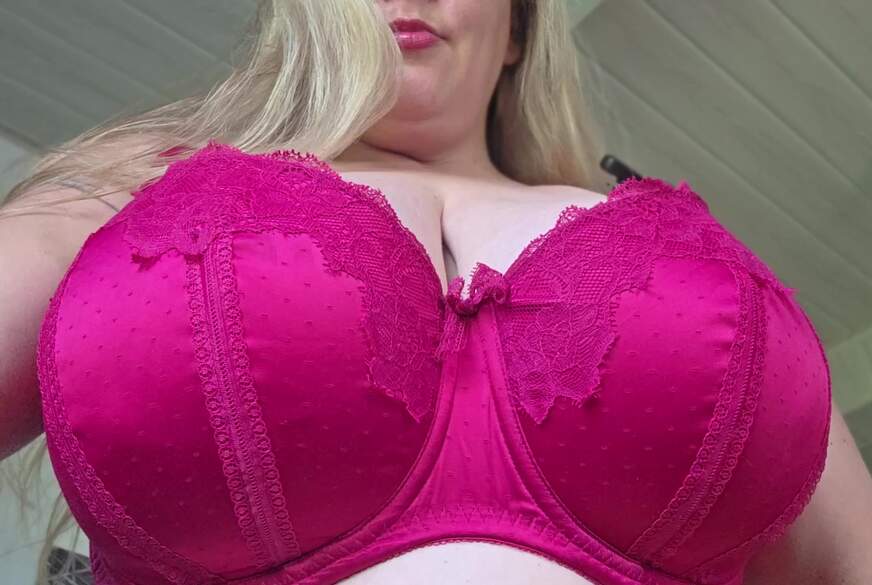 MaraBoobs: RiesenTittenDeluxe