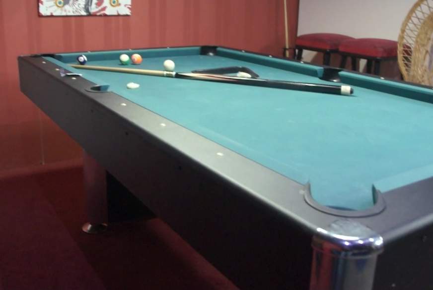 ASURAN: BLONDINE auf BILLARDTISCH g*****t !!