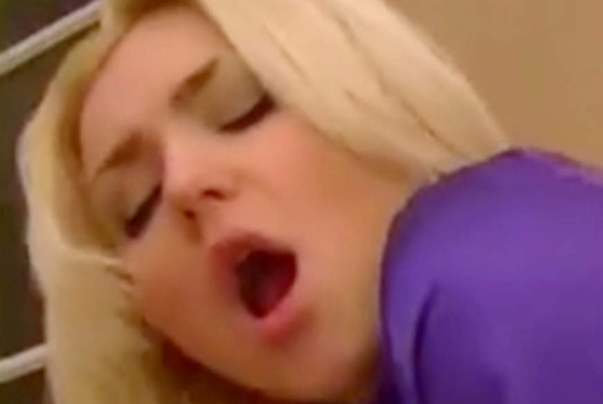 Geiler F**k bei und mit meinem Kumpel ! von Blonde-Babes