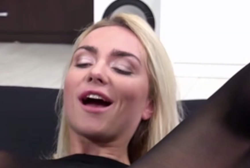 Leckere warme P***e direkt aus meiner Quelle! von Blonde-Babes