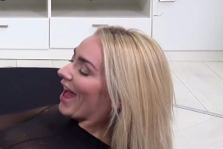 Mein F***enl**h mit geiler P***e abgefüllt! von Blonde-Babes