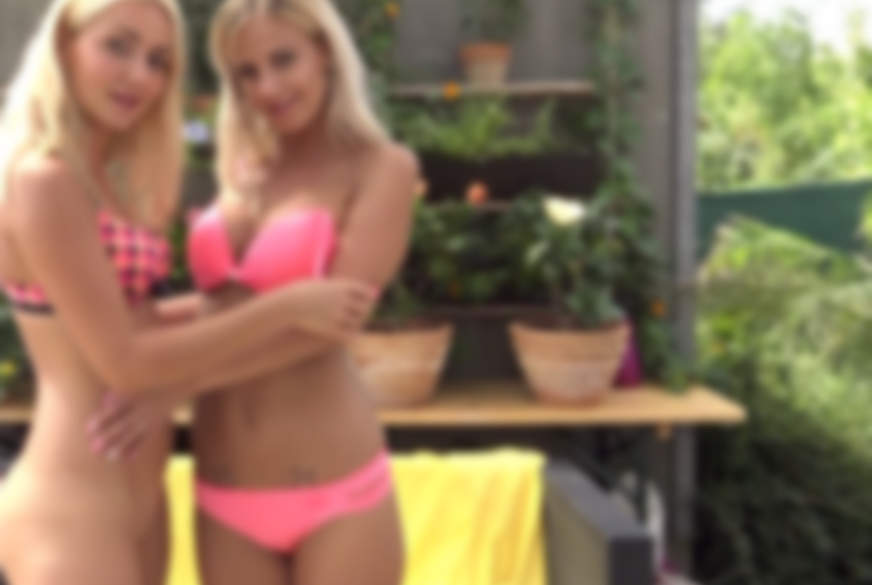 Lesben P**s Party! Bis zum letzten Tropfen leer g*****t! von Blonde-Babes