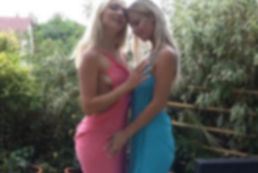 P**s- und a******zgeile Blondchen b****t und v*********t! von Blonde-Babes