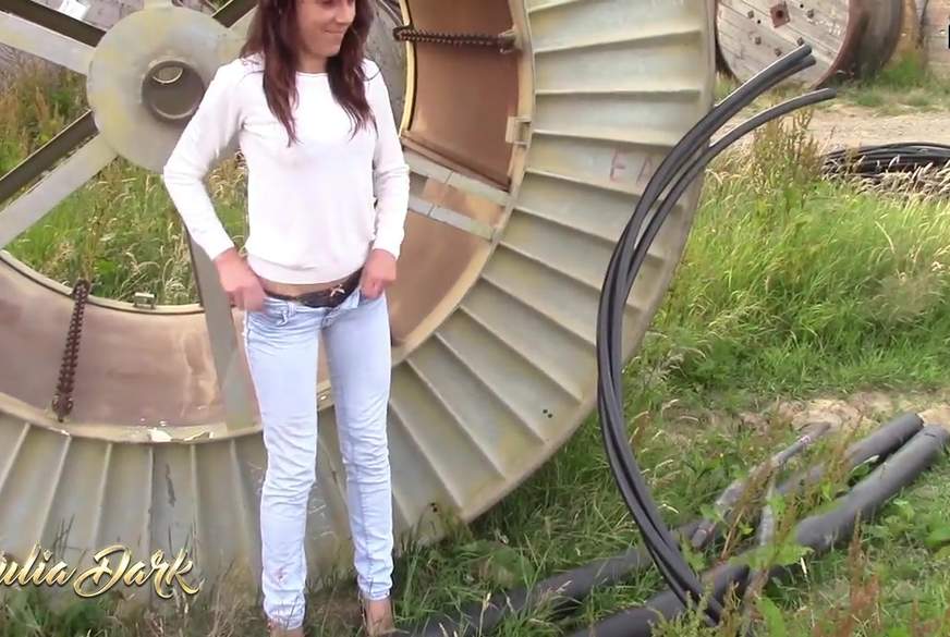 Ich muss einfach nur dringend P****n von Giulia-Dark pic3